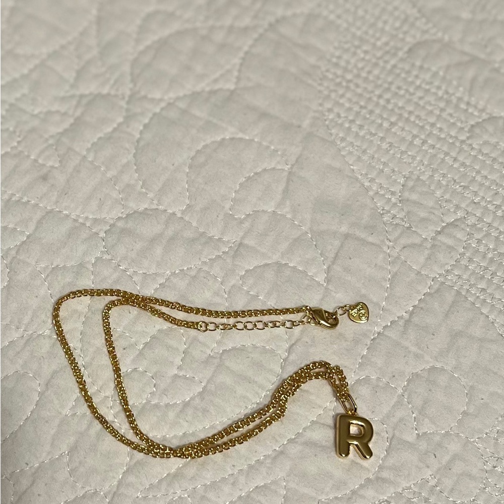 Gold Initial 'R' Pendant Necklace